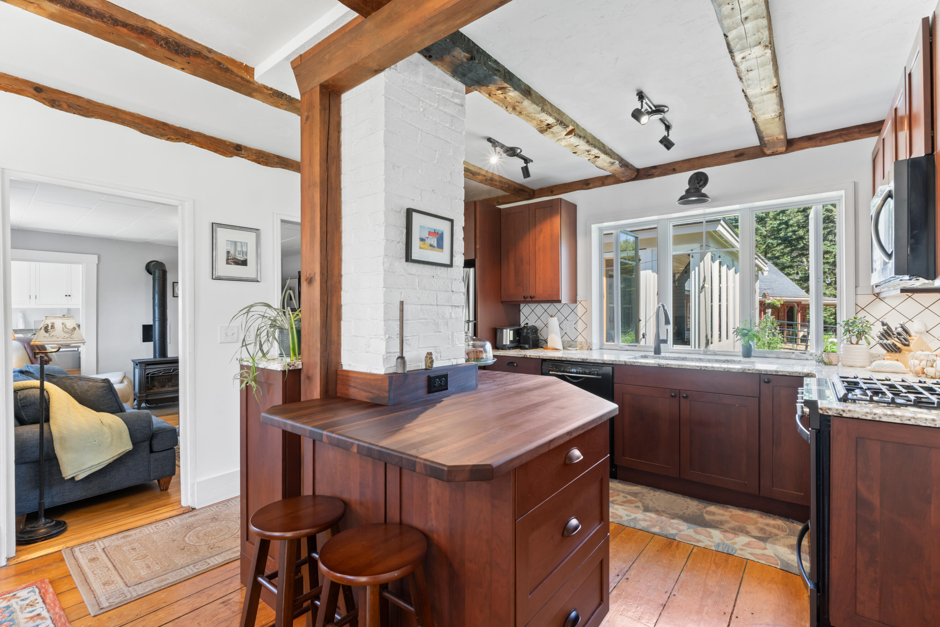 1020 Hendricks Hill Road Southport ME 04576