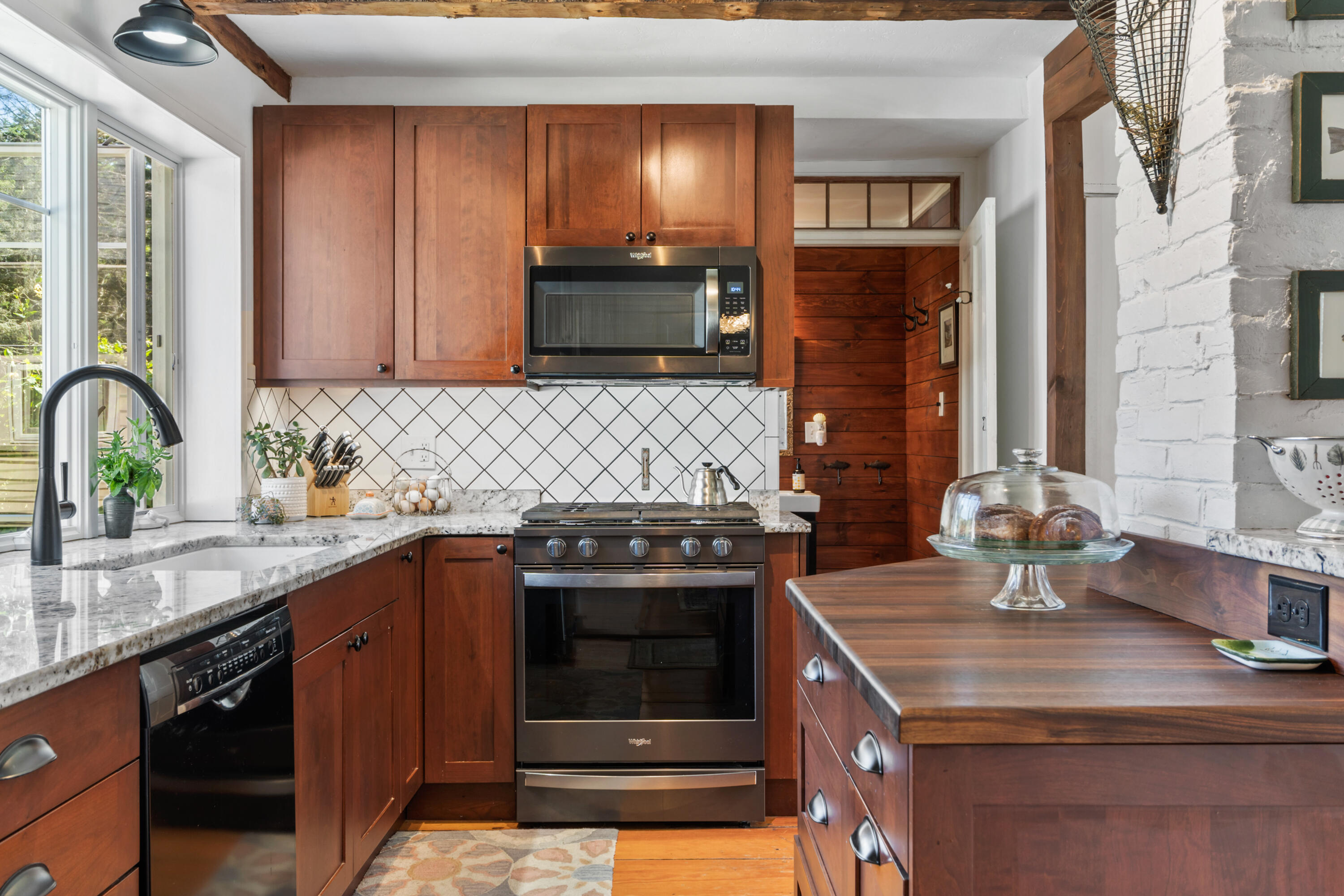 1020 Hendricks Hill Road Southport ME 04576