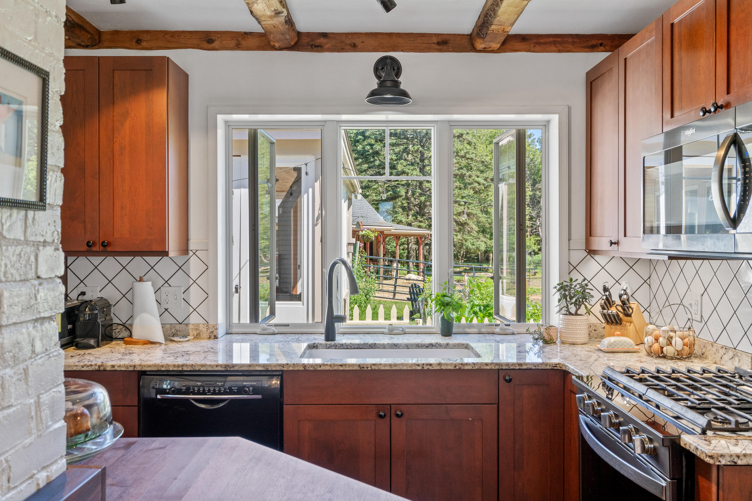 1020 Hendricks Hill Road Southport ME 04576