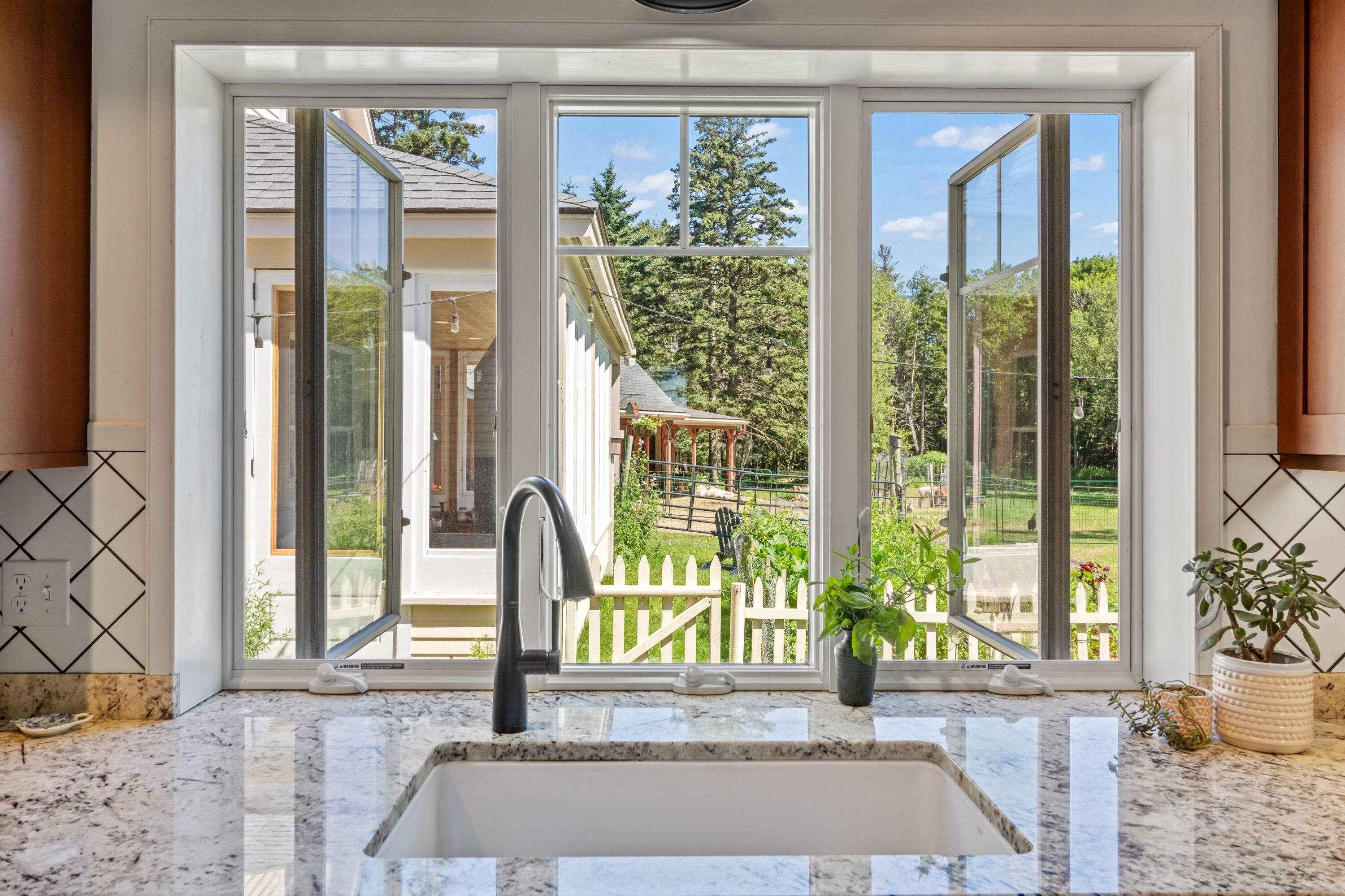 1020 Hendricks Hill Road Southport ME 04576