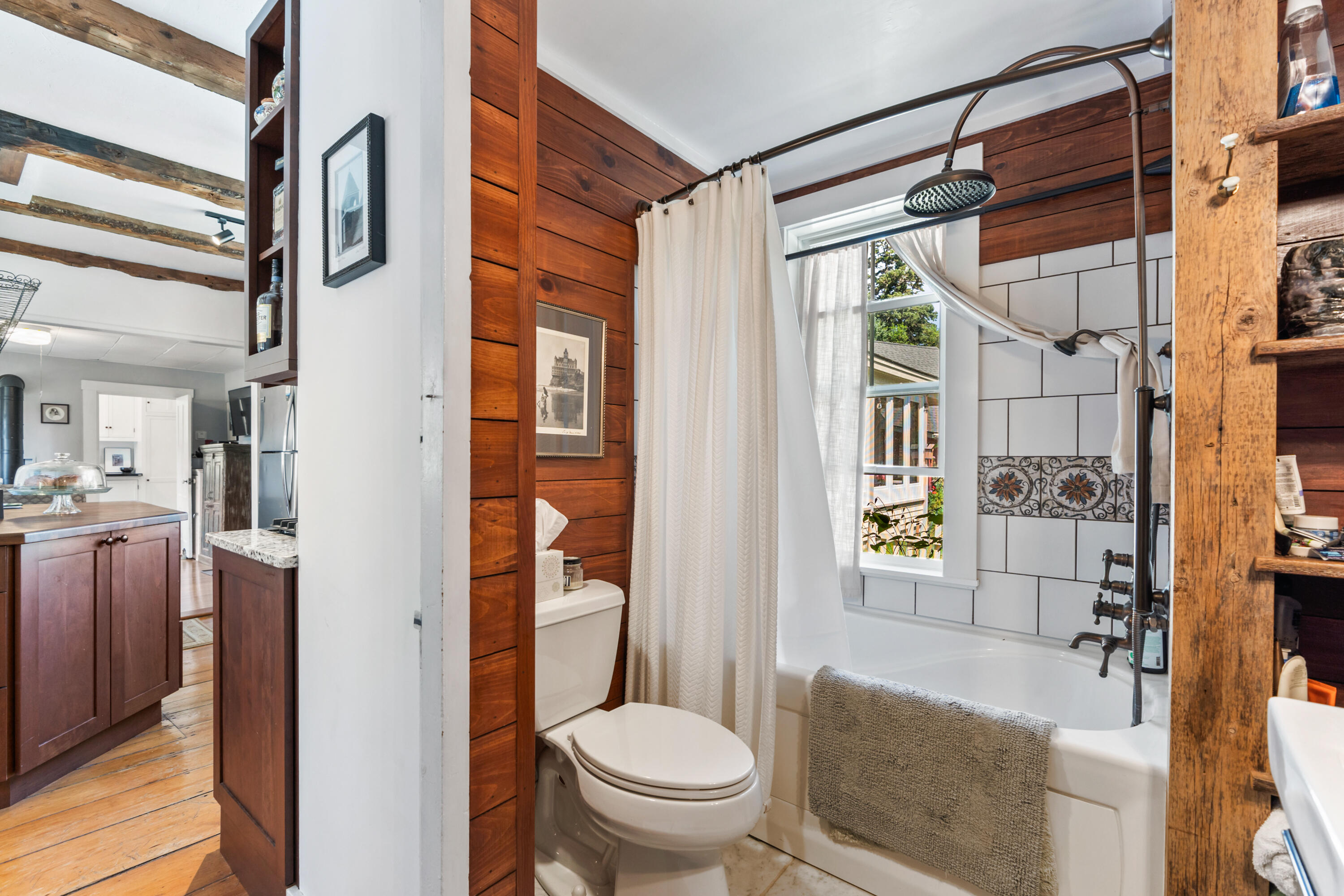 1020 Hendricks Hill Road Southport ME 04576