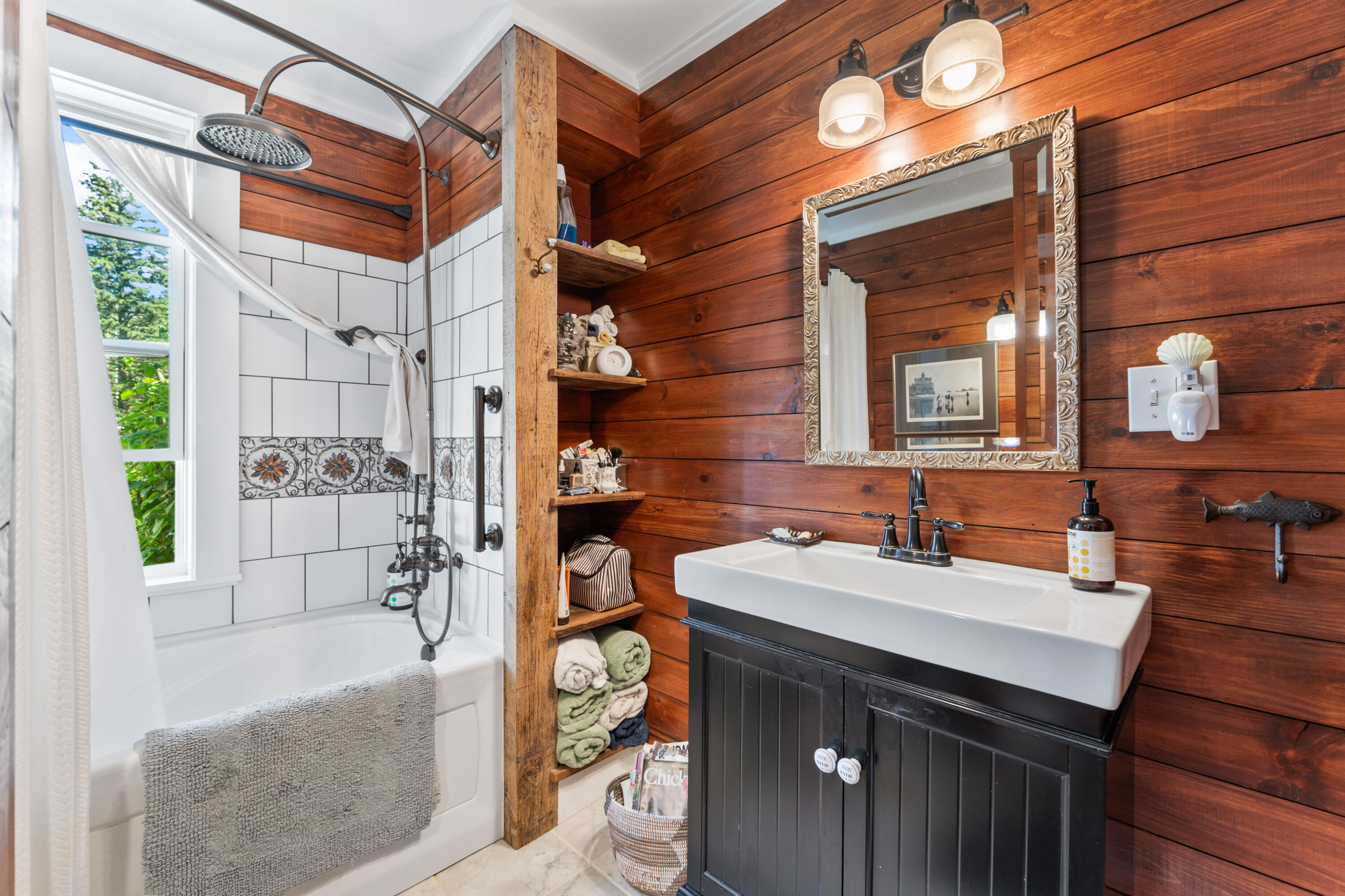 1020 Hendricks Hill Road Southport ME 04576