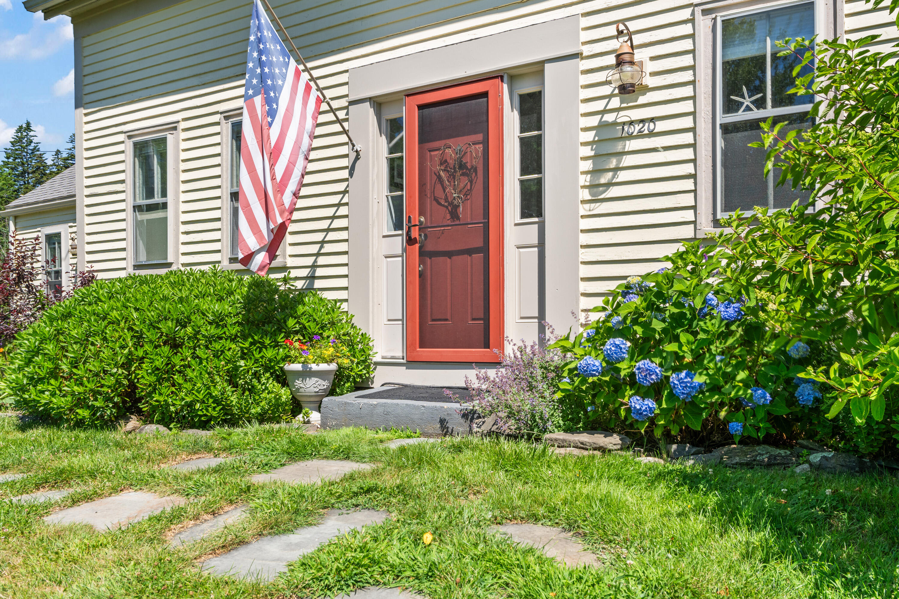 1020 Hendricks Hill Road Southport ME 04576