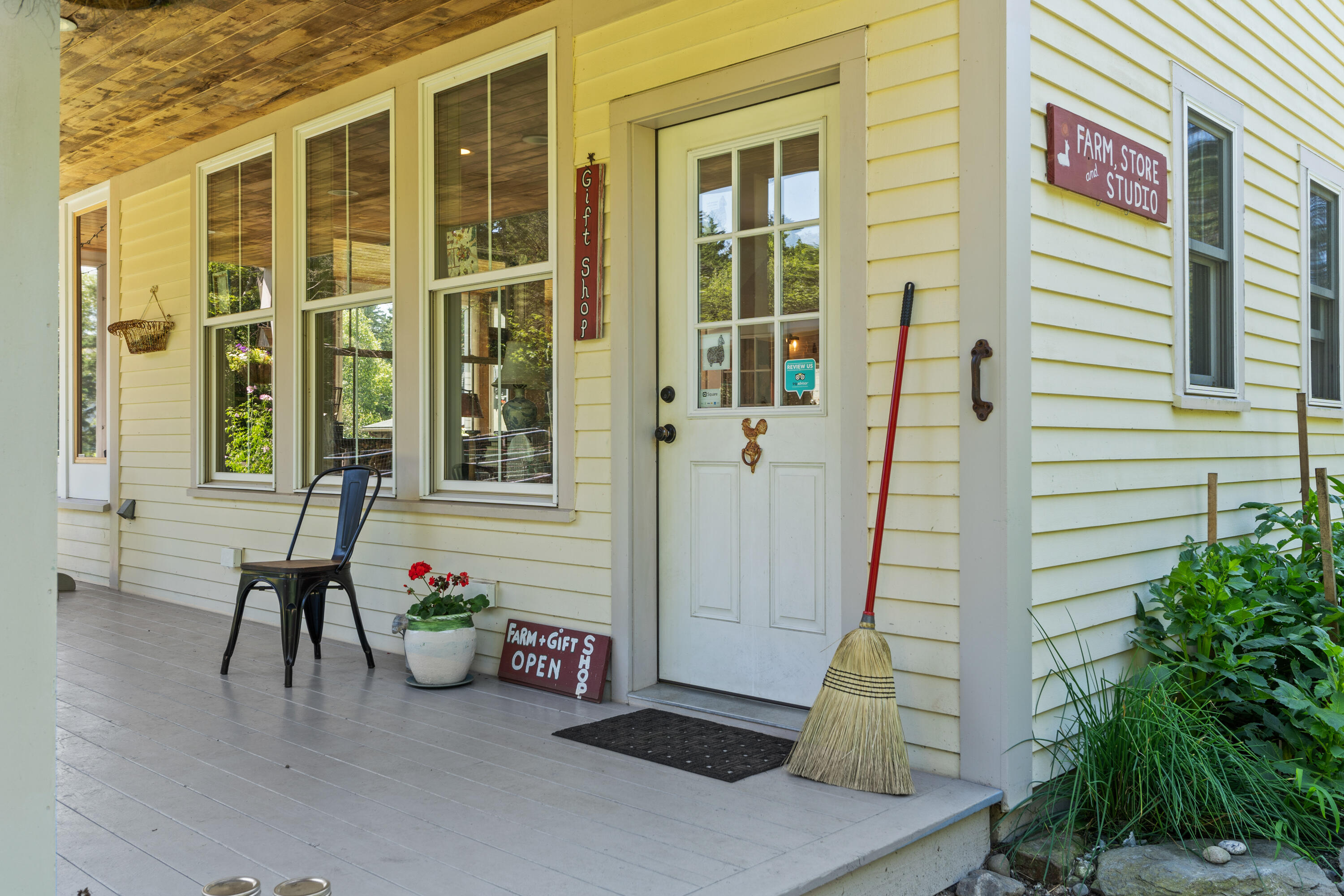 1020 Hendricks Hill Road Southport ME 04576