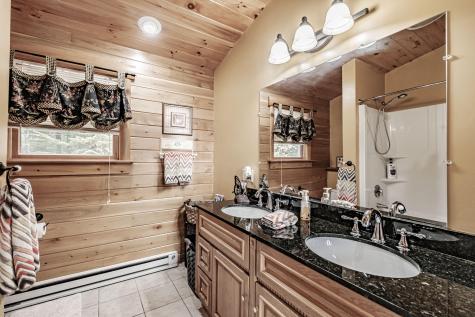 17 Wood Duck Way Norway ME 04268