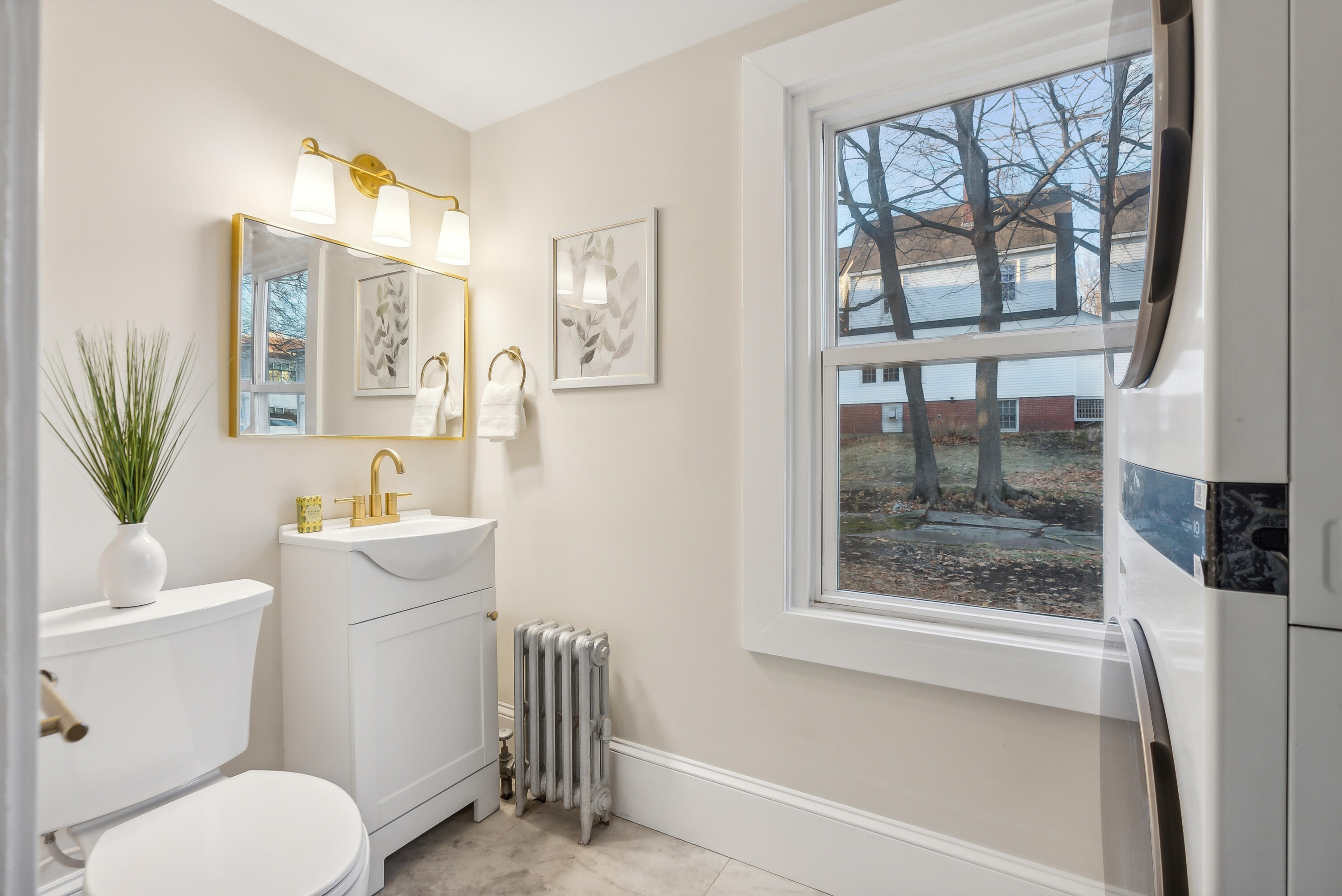 11 Chamberlain Avenue Portland ME 04101