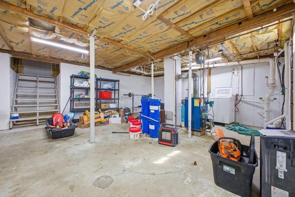 12 Louise Street Auburn ME 04210