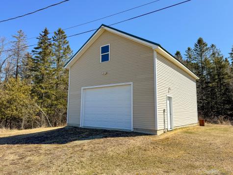 643 Averill Road Prentiss Twp T7 R3 Nbpp ME 04487