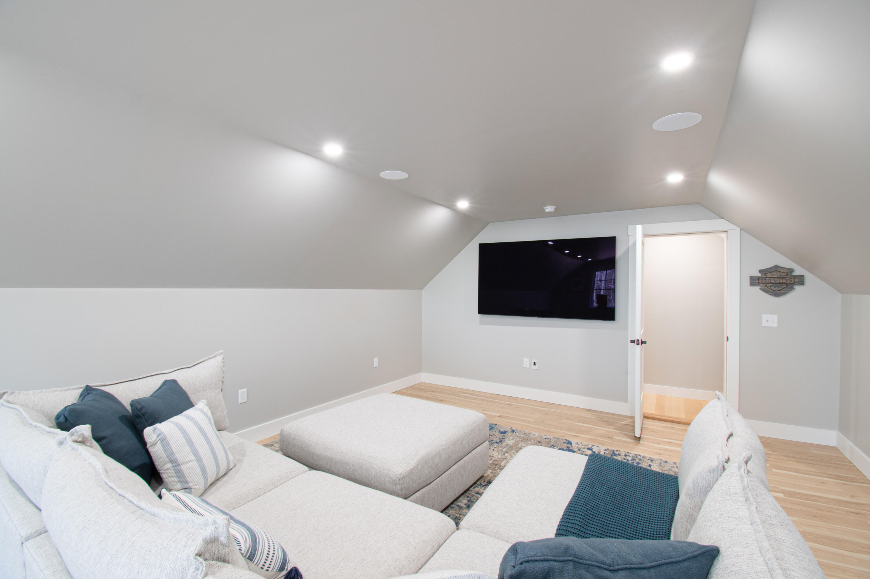 2 Julias Way Brunswick ME 04011