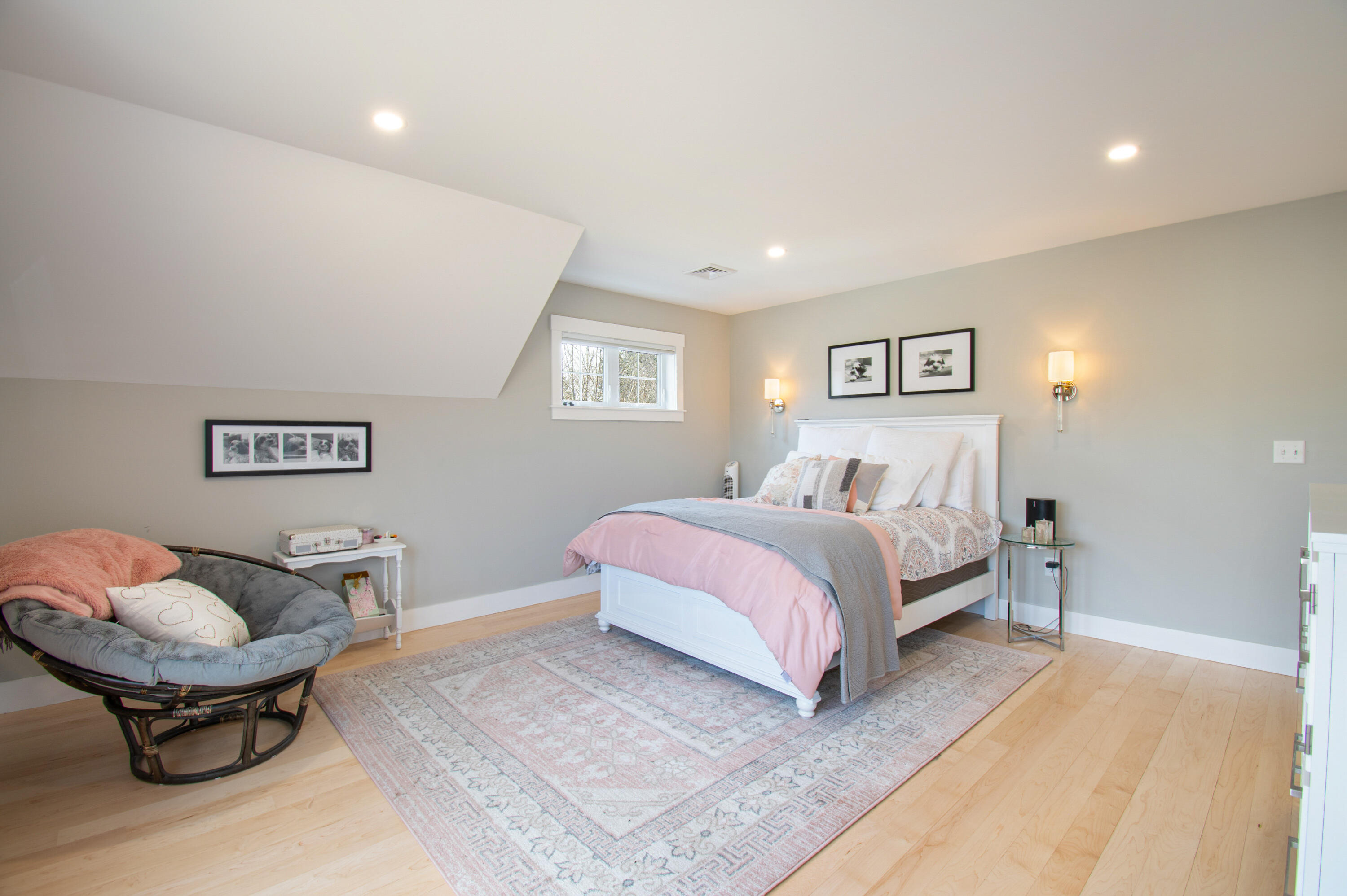 2 Julias Way Brunswick ME 04011
