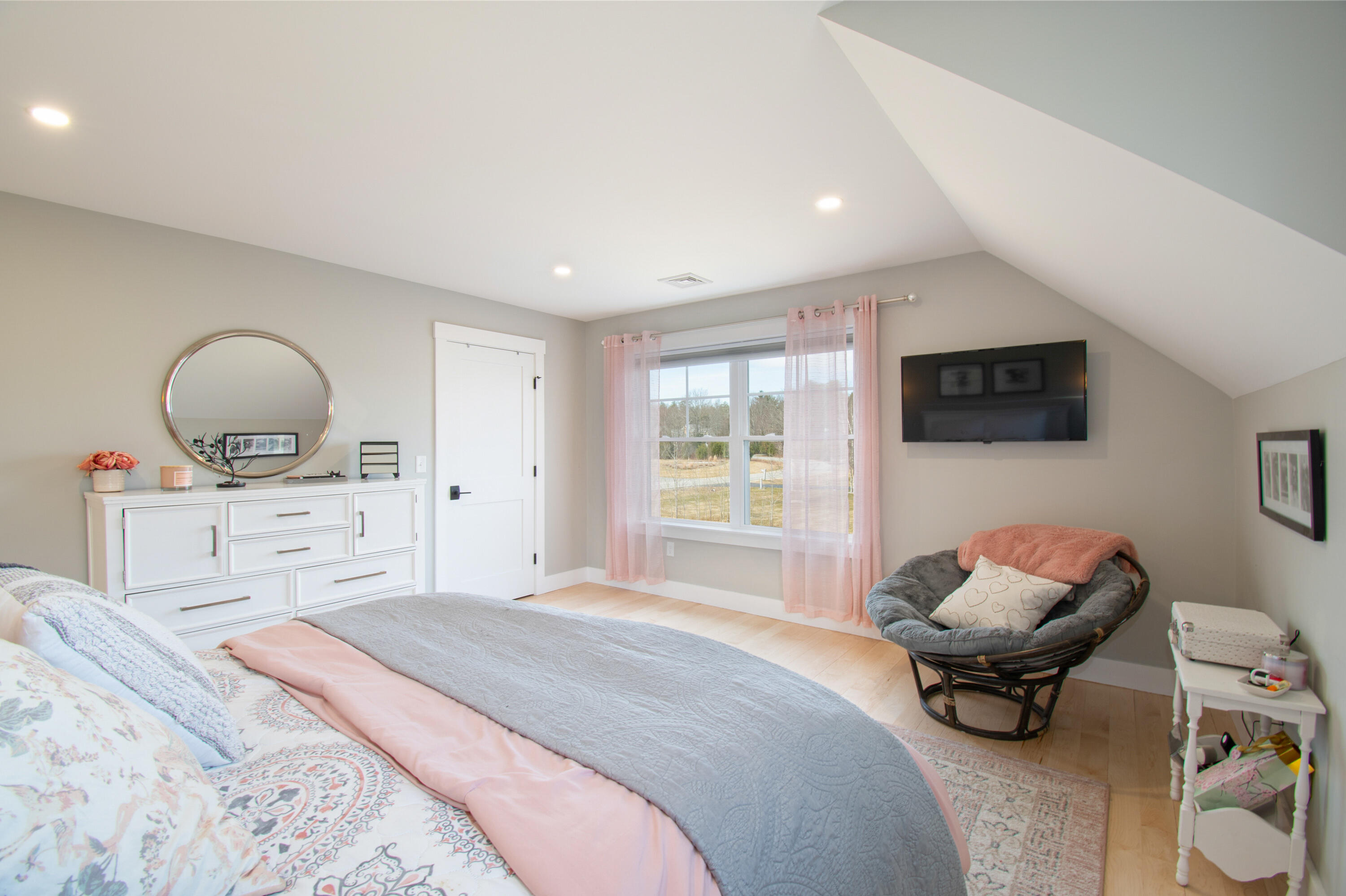 2 Julias Way Brunswick ME 04011
