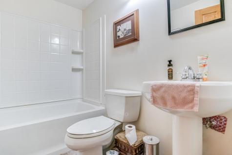 32 Queens Way Wells ME 04090