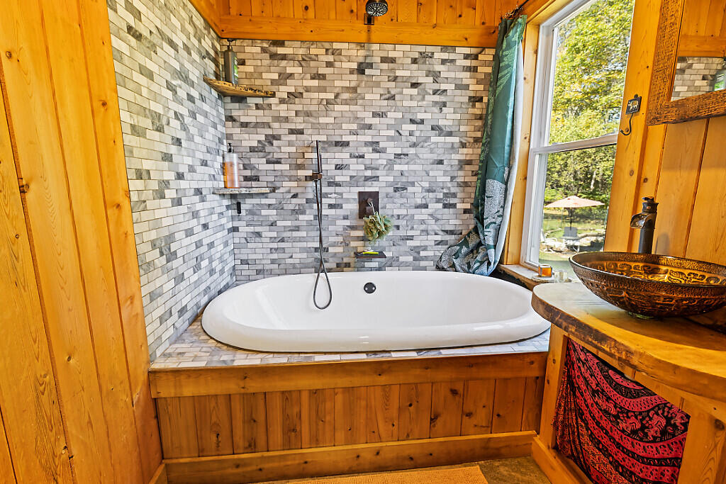 564 Hussey Hill Road Vassalboro ME 04989