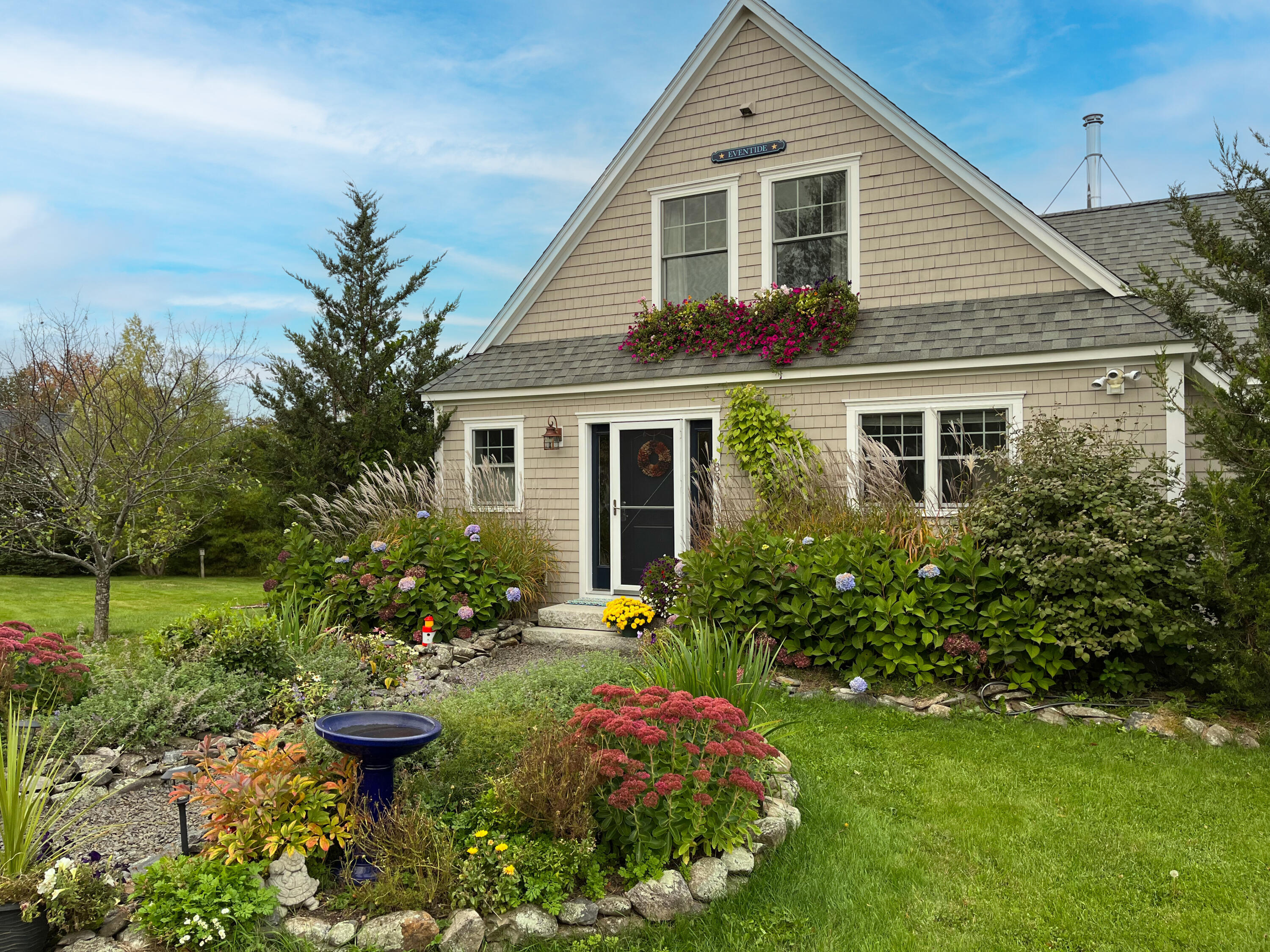 83 Barrett Hill Road Hope ME 04847