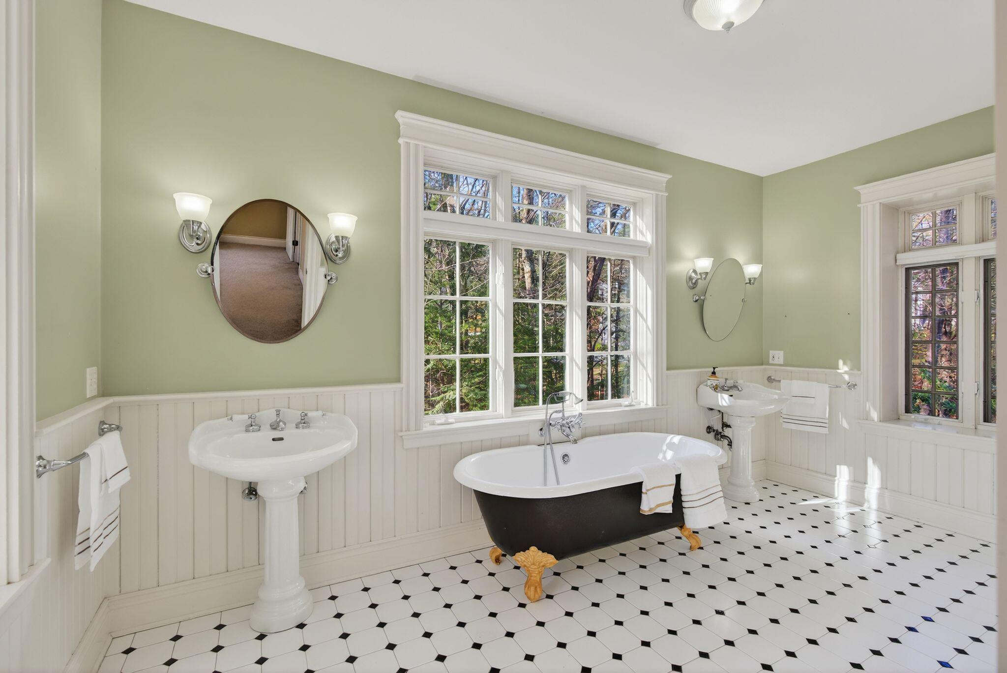 26 Mitchellwood Drive Falmouth ME 04105