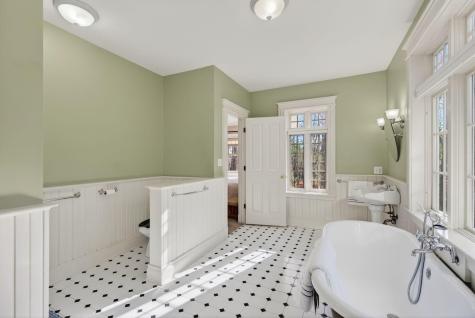 26 Mitchellwood Drive Falmouth ME 04105