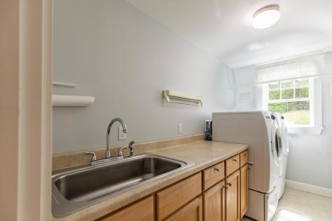 88 Shaker Road Gray ME 04039