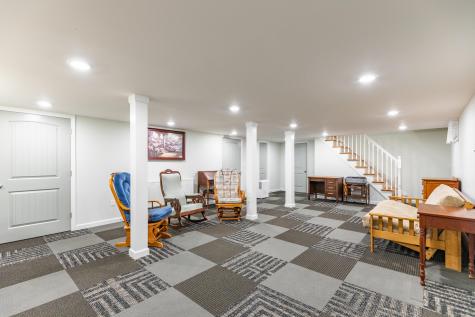 88 Shaker Road Gray ME 04039