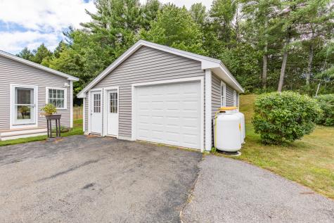 88 Shaker Road Gray ME 04039