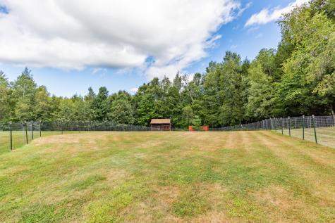 88 Shaker Road Gray ME 04039