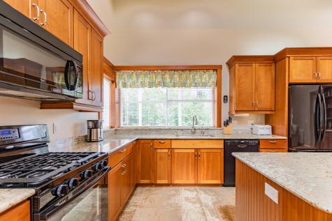 88 Shaker Road Gray ME 04039