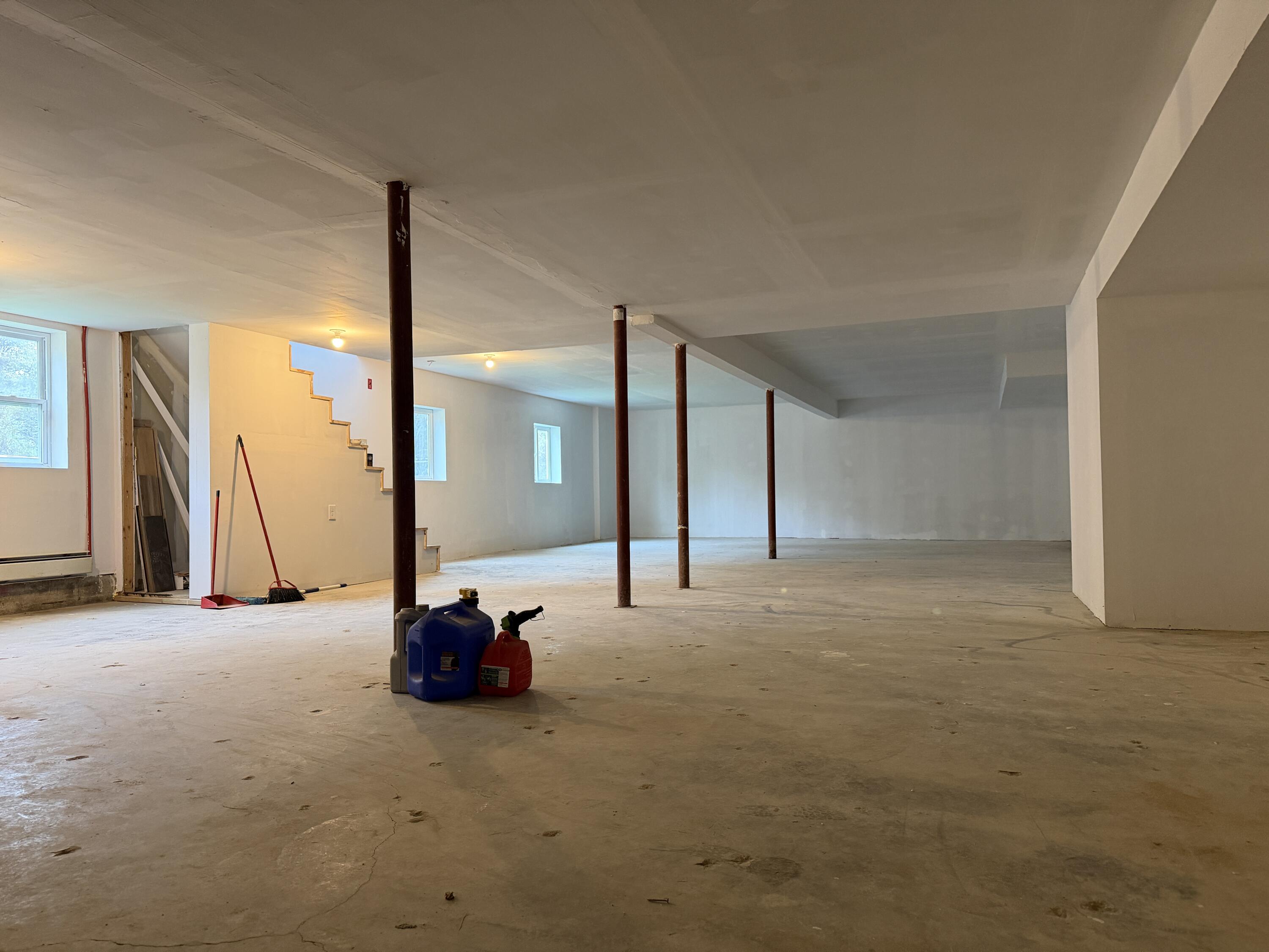 10 Heino Lane China ME 04358
