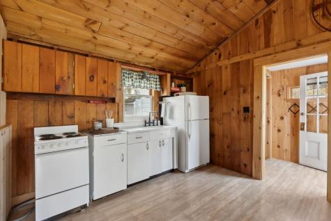 22 Cottage Lane Raymond ME 04071