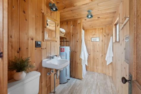 22 Cottage Lane Raymond ME 04071