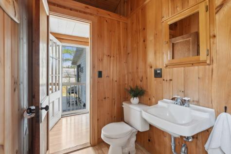 22 Cottage Lane Raymond ME 04071