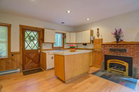 22 Copper Lane Waterford ME 04088