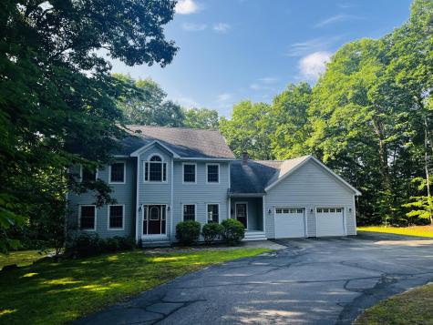 10 Acorn Lane Lewiston ME 04240
