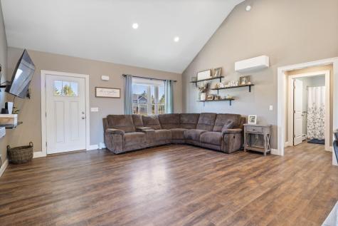 8 Estes Drive Standish ME 04084