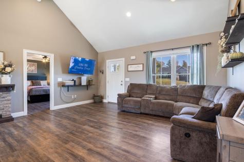 8 Estes Drive Standish ME 04084