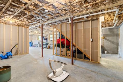 8 Estes Drive Standish ME 04084