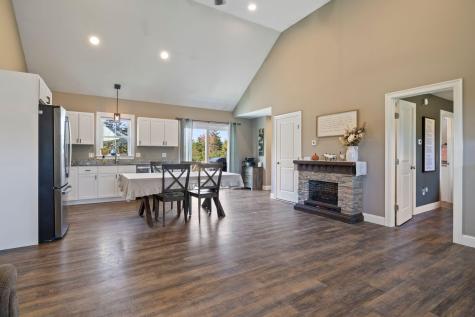 8 Estes Drive Standish ME 04084