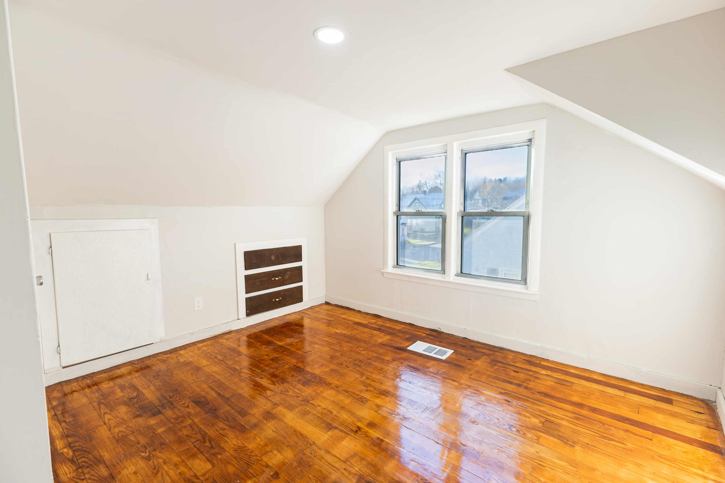 35 Oakland Street Waterville ME 04901