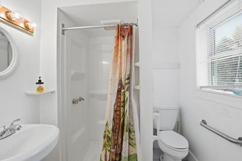 879 Hudson Road Glenburn ME 04401