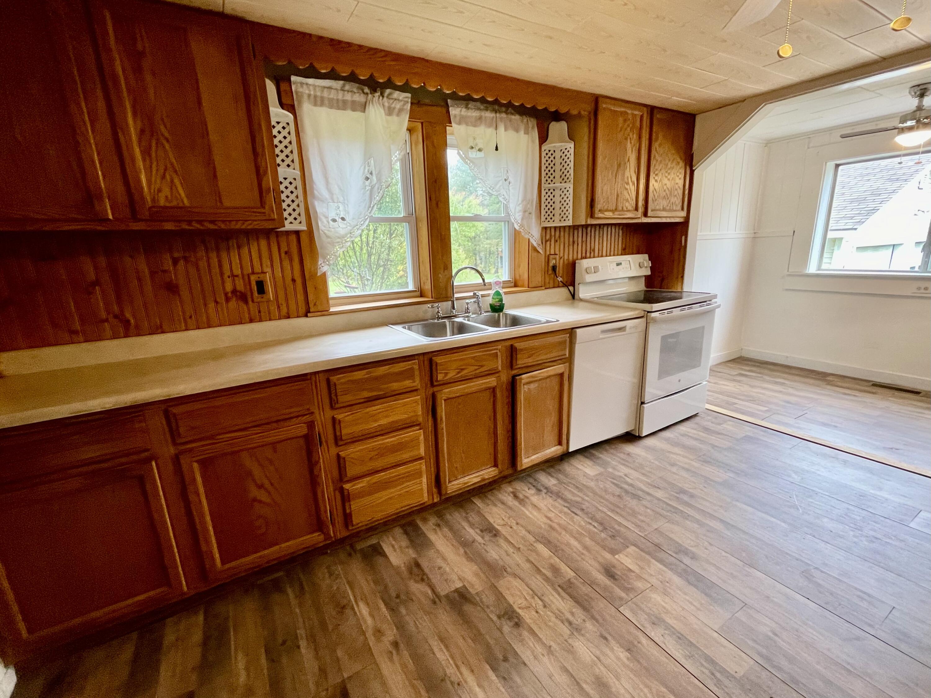 879 Hudson Road Glenburn ME 04401