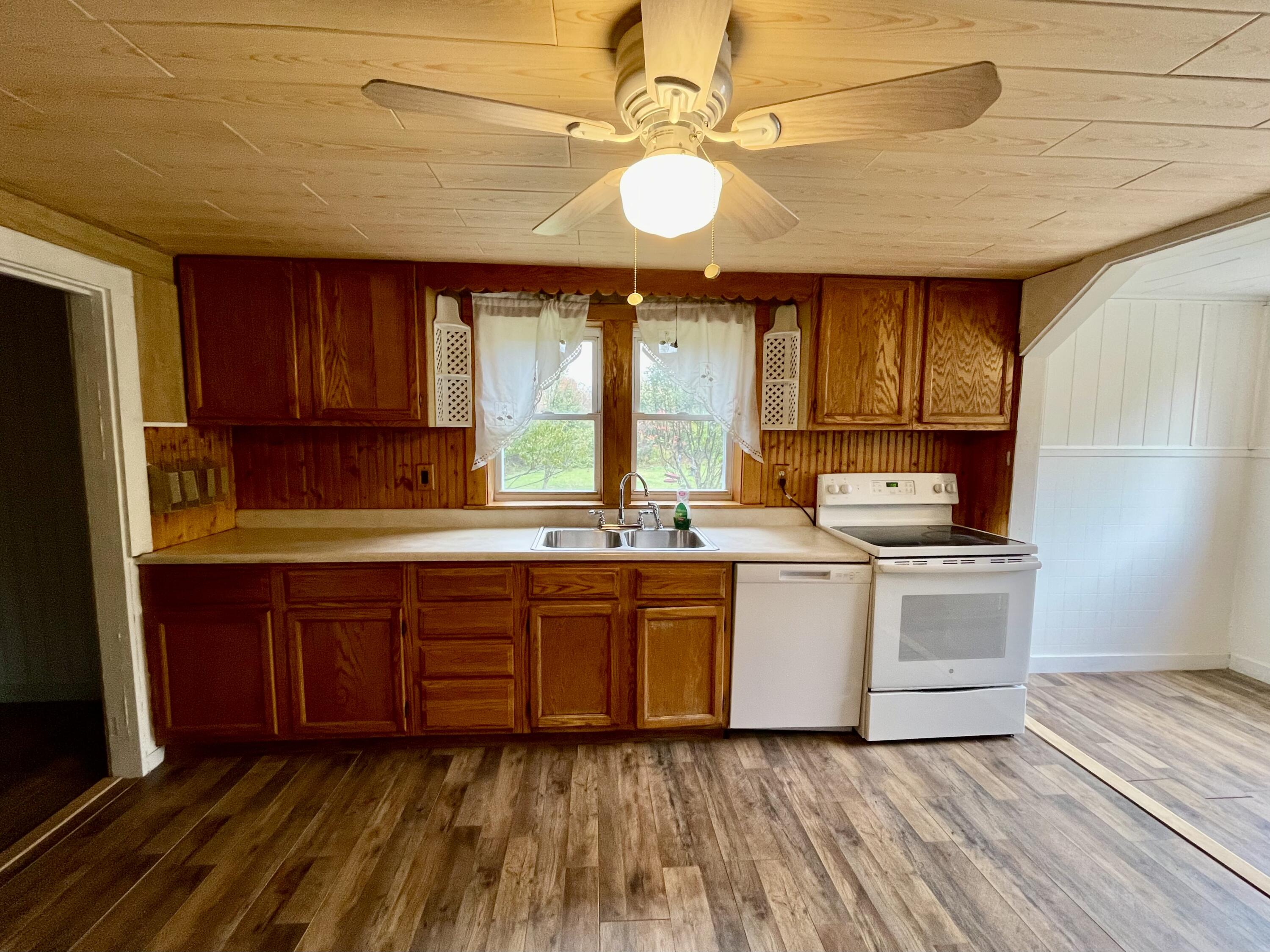 879 Hudson Road Glenburn ME 04401