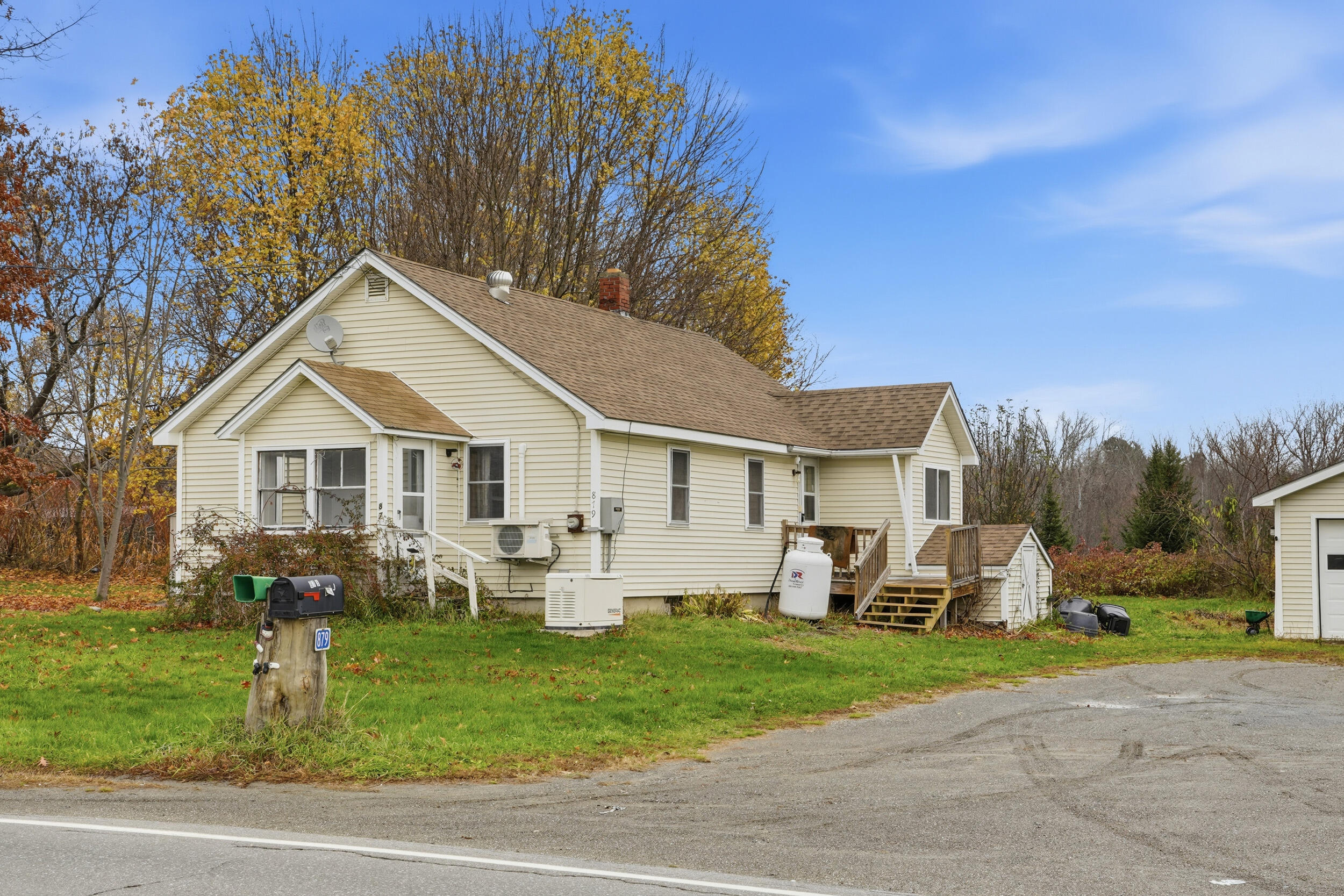 879 Hudson Road Glenburn ME 04401
