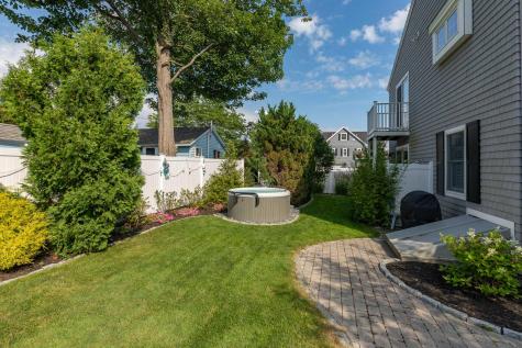8 Bayview Avenue York ME 03909