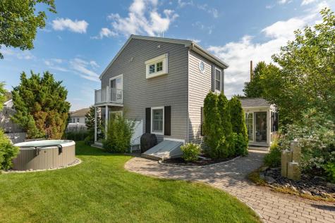 8 Bayview Avenue York ME 03909