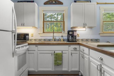 97 Presley Drive Boothbay ME 04544