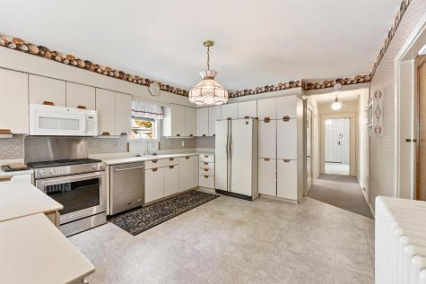 14 Nelke Place Lewiston ME 04240