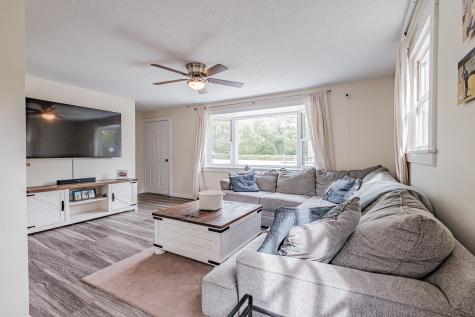 218 Middlesex Road Topsham ME 04086
