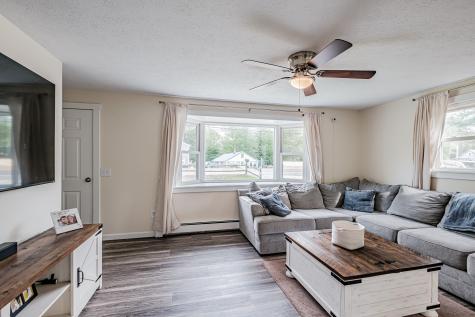 218 Middlesex Road Topsham ME 04086