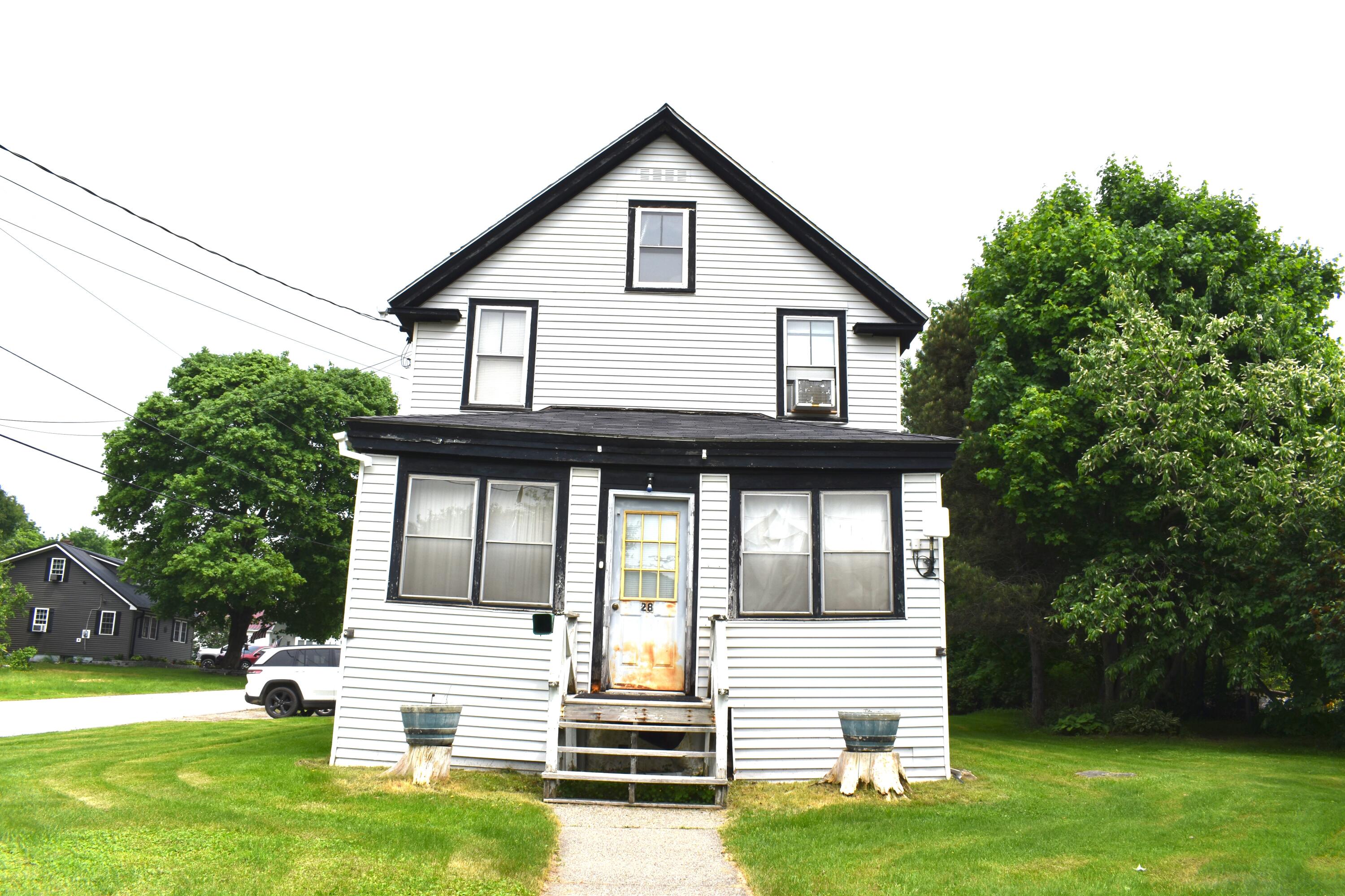 28 Libby Street Lincoln ME 04457