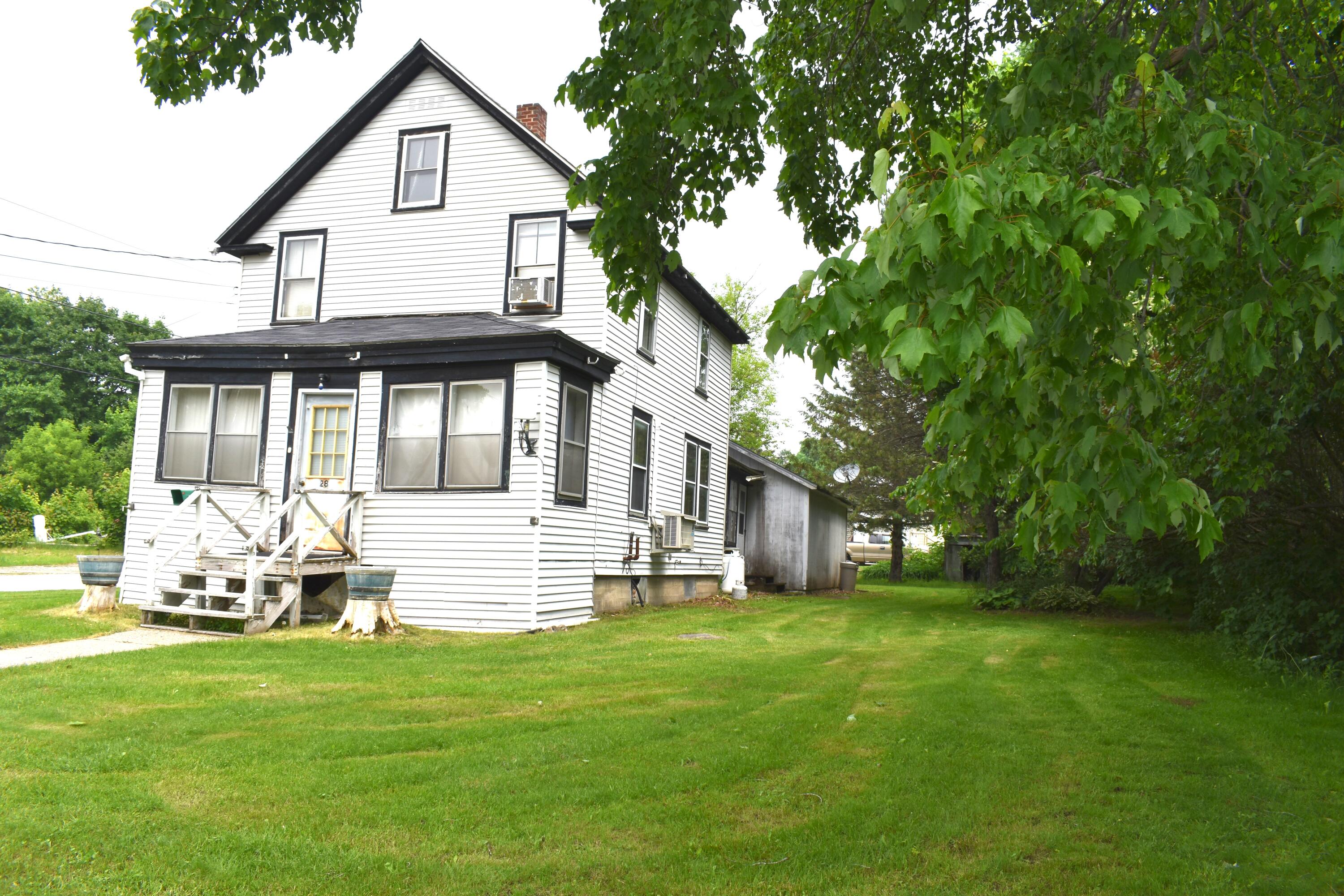 28 Libby Street Lincoln ME 04457