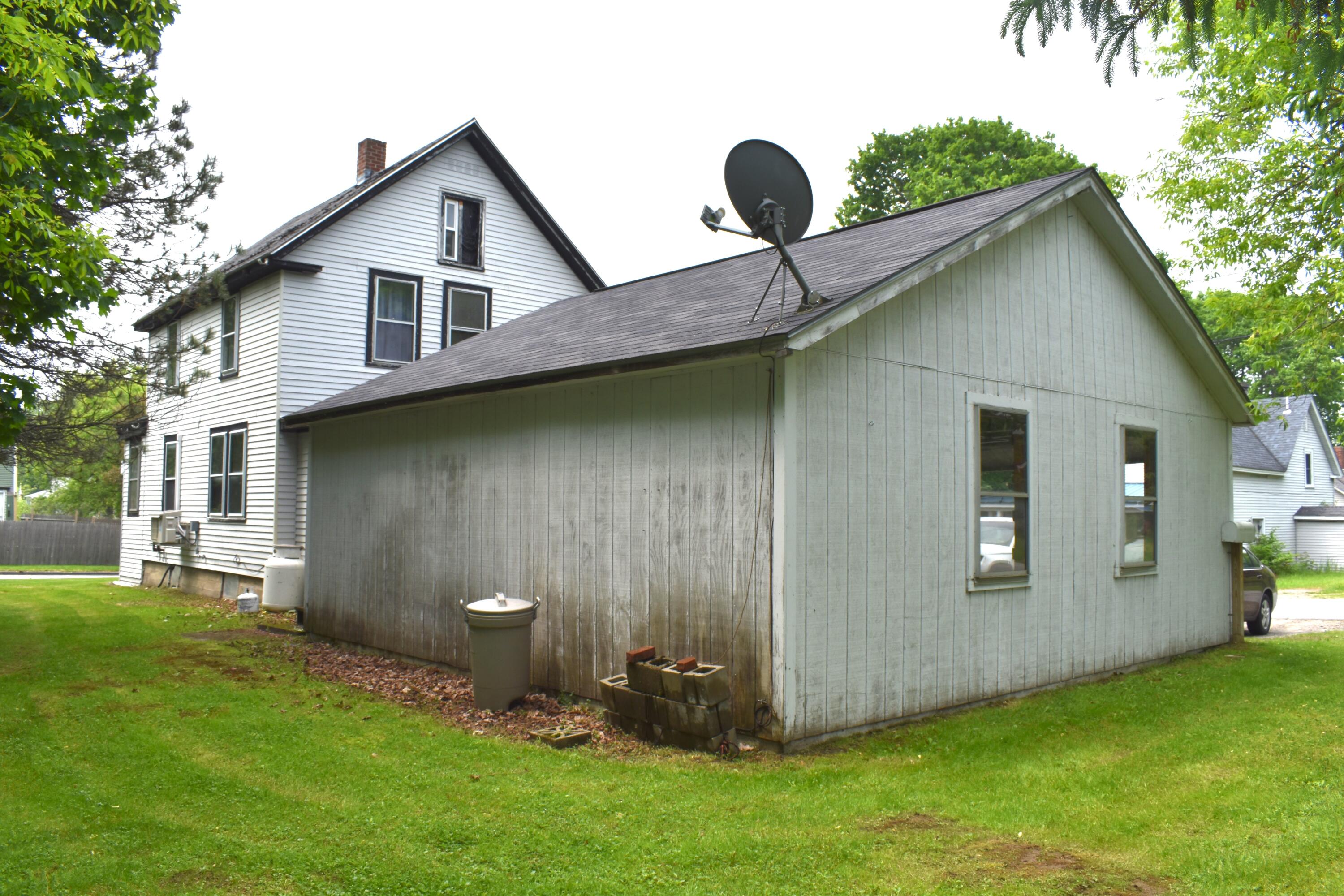 28 Libby Street Lincoln ME 04457