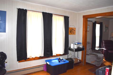 28 Libby Street Lincoln ME 04457